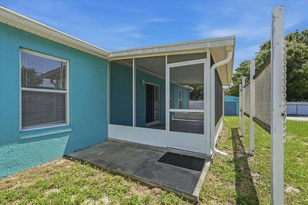 Photo of 372 LAKE DAISY CIR