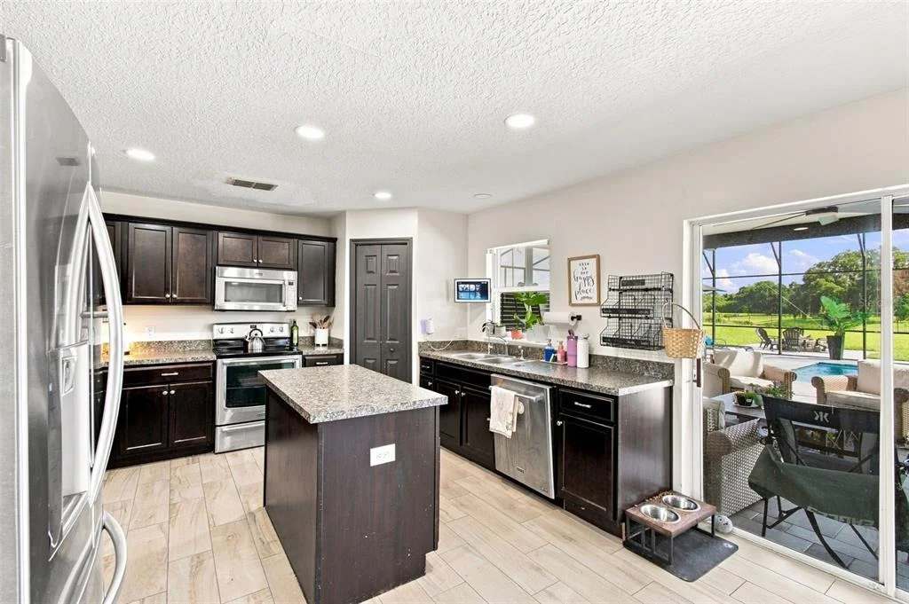 Photo of 6113 WATERFIELD WAY