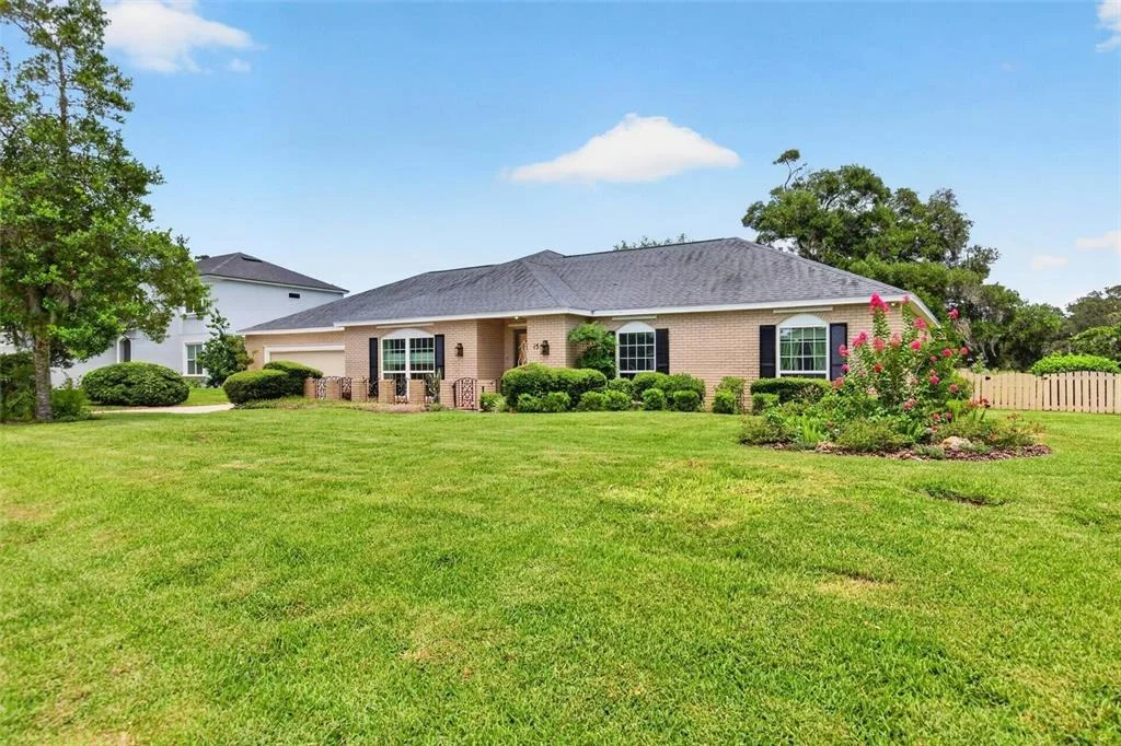 Photo of 15 OAKMONT CIRCLE