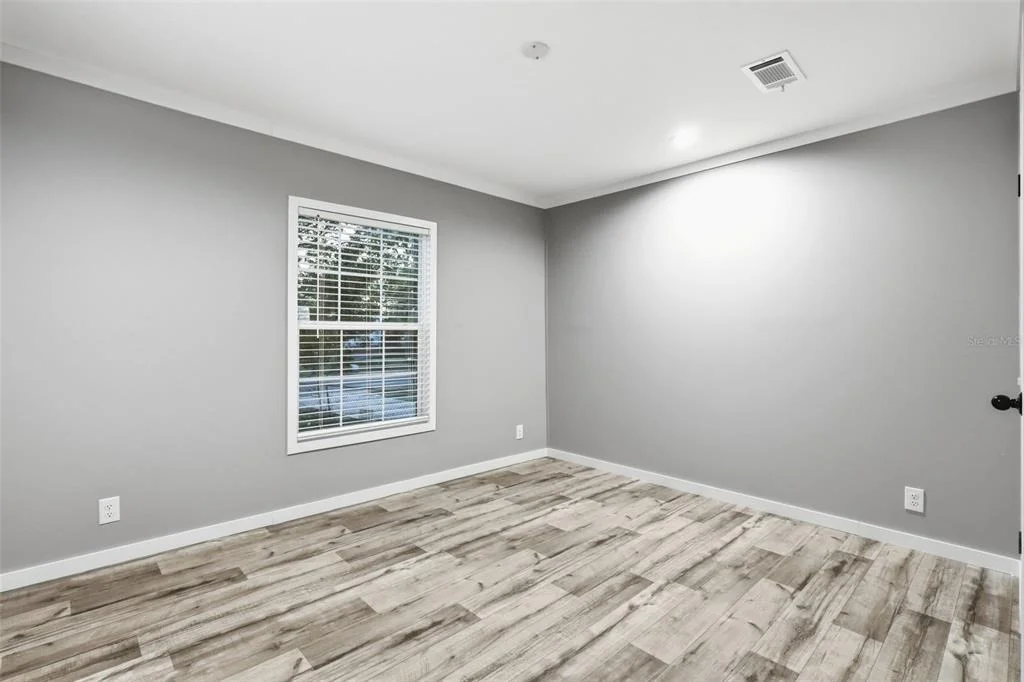 Photo of 1913 WOODCREST DRIVE