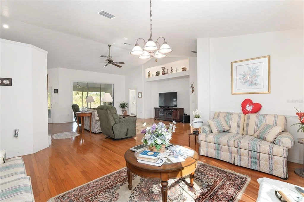 Photo of 999 NE 120 PLACE