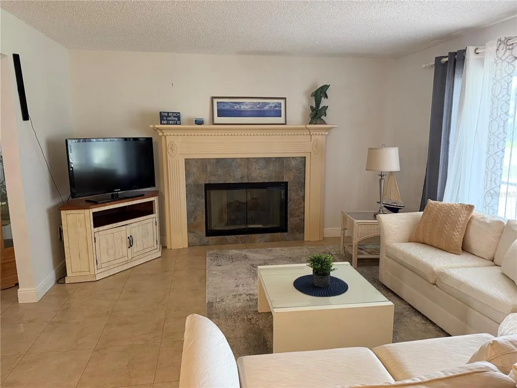 Photo of 1500 CREST DRIVE