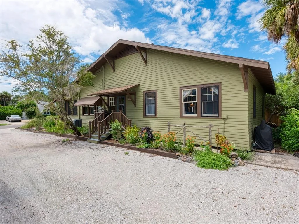 Photo of 2322 7TH AVENUE W