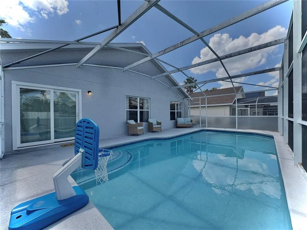 Photo of 154 CASTLEMAIN CIRCLE