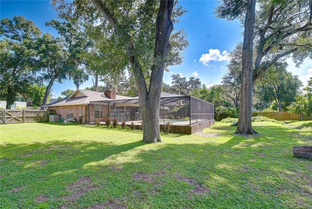 Photo of 1101 OAKRIDGE MANOR DRIVE