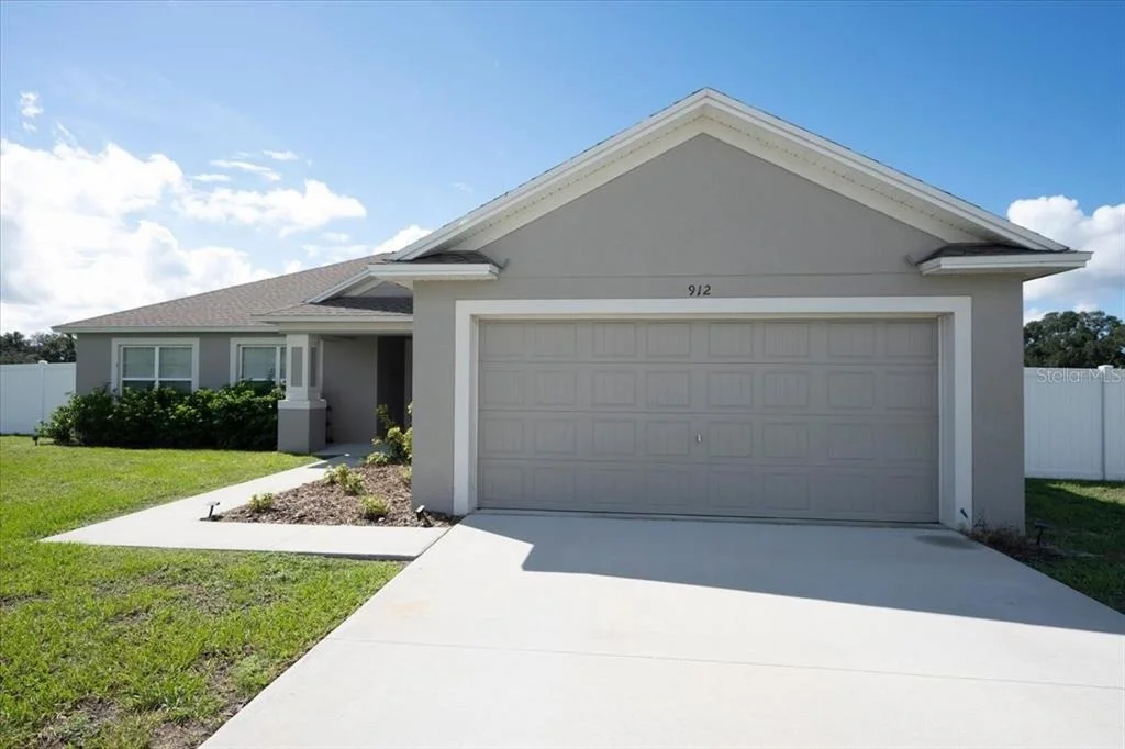 Photo of 912 LOCHLAND LOOP