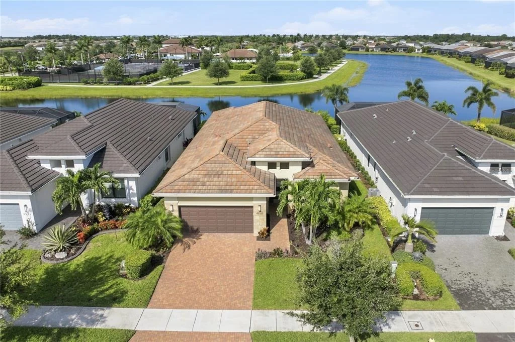 Photo of 4925 SURFSIDE CIRCLE