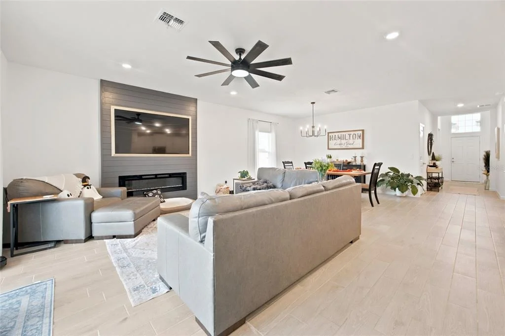 Photo of 551 NW 4TH PLACE