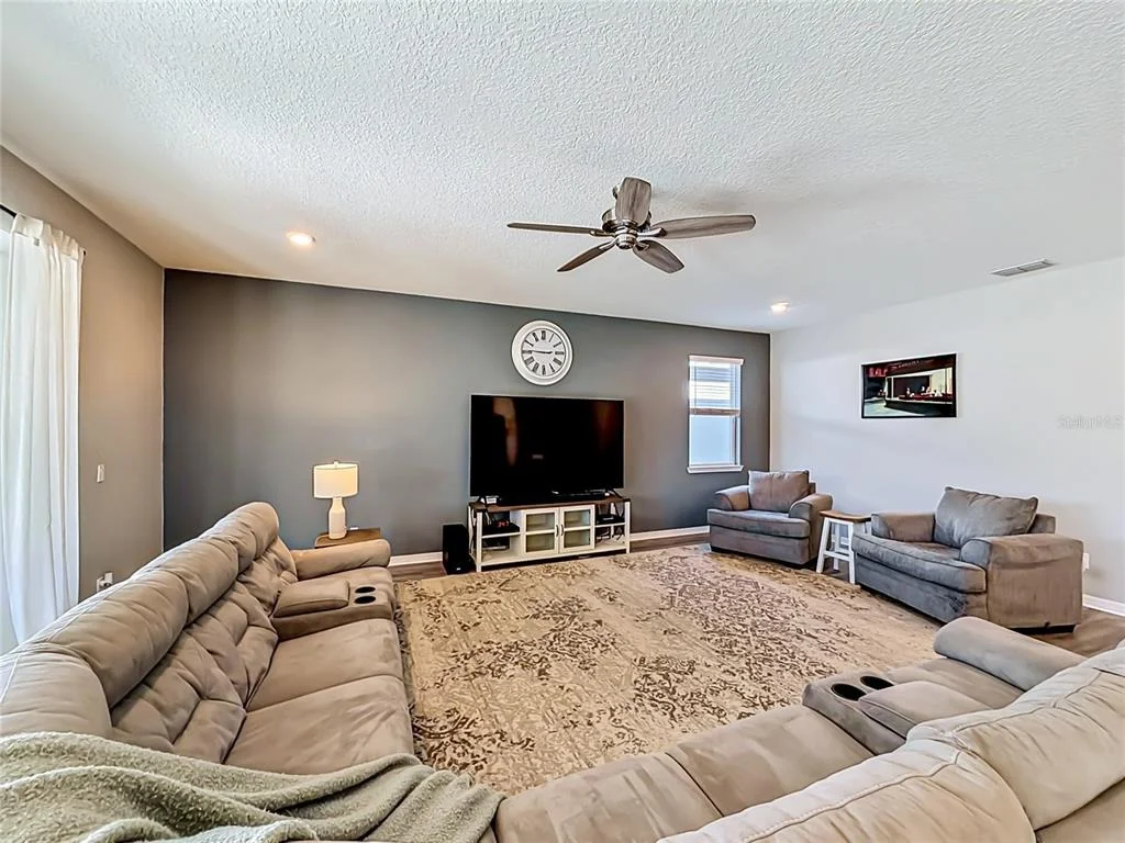 Photo of 2323 NUTHATCH STREET