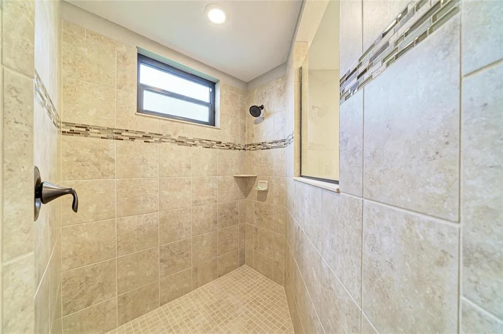 Photo of 5660 CLOVERLEAF RUN