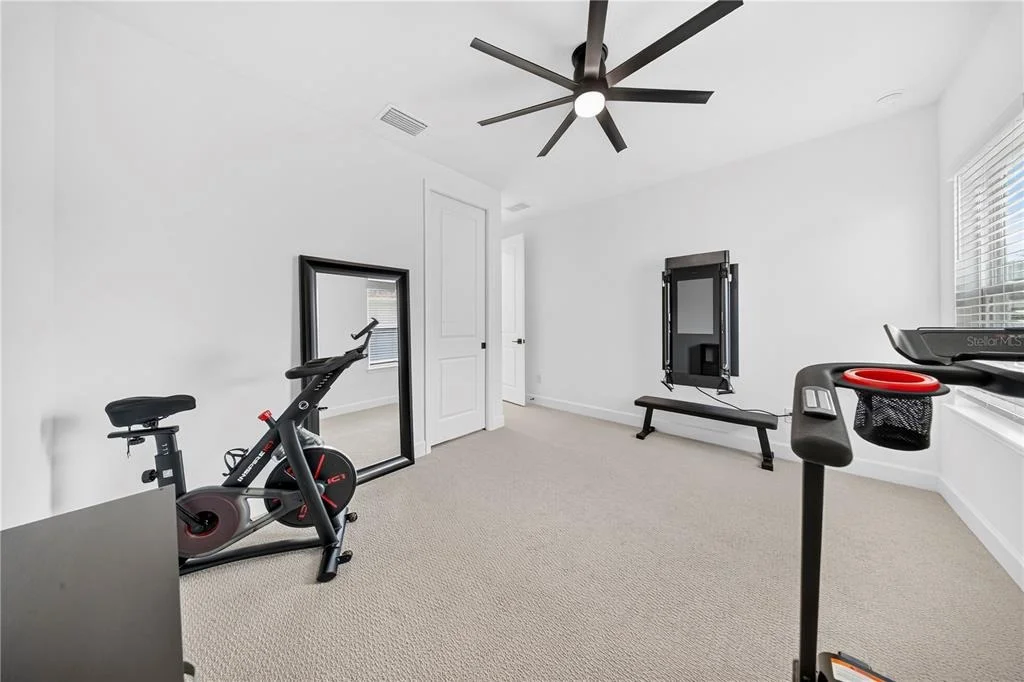 Photo of 33734 LANDSMAN LOOP