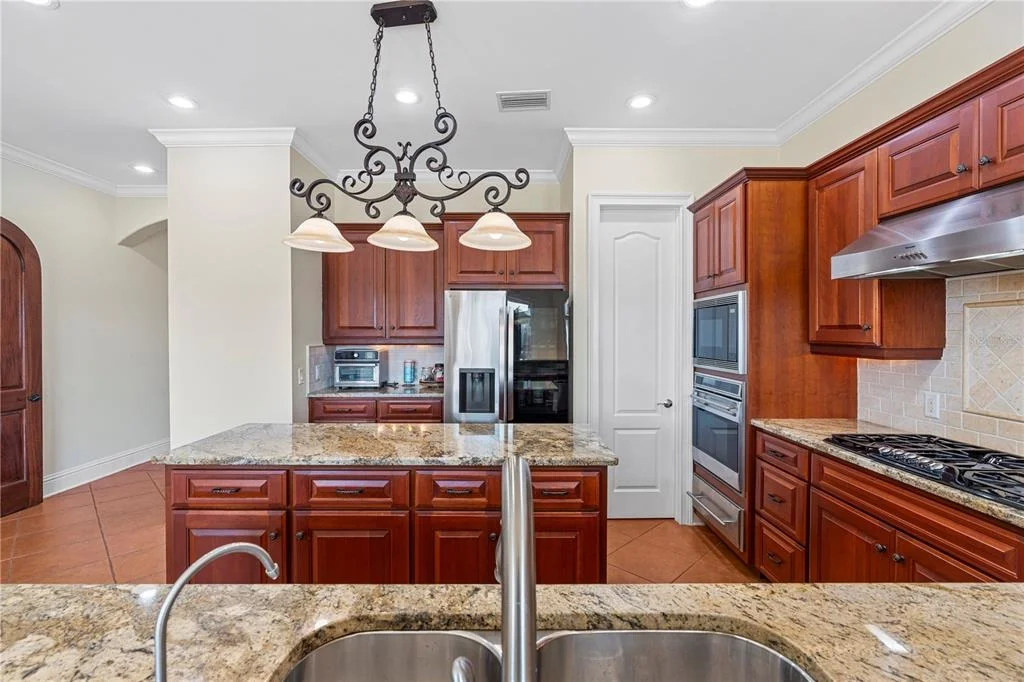 Photo of 3952 VERSAILLES DRIVE