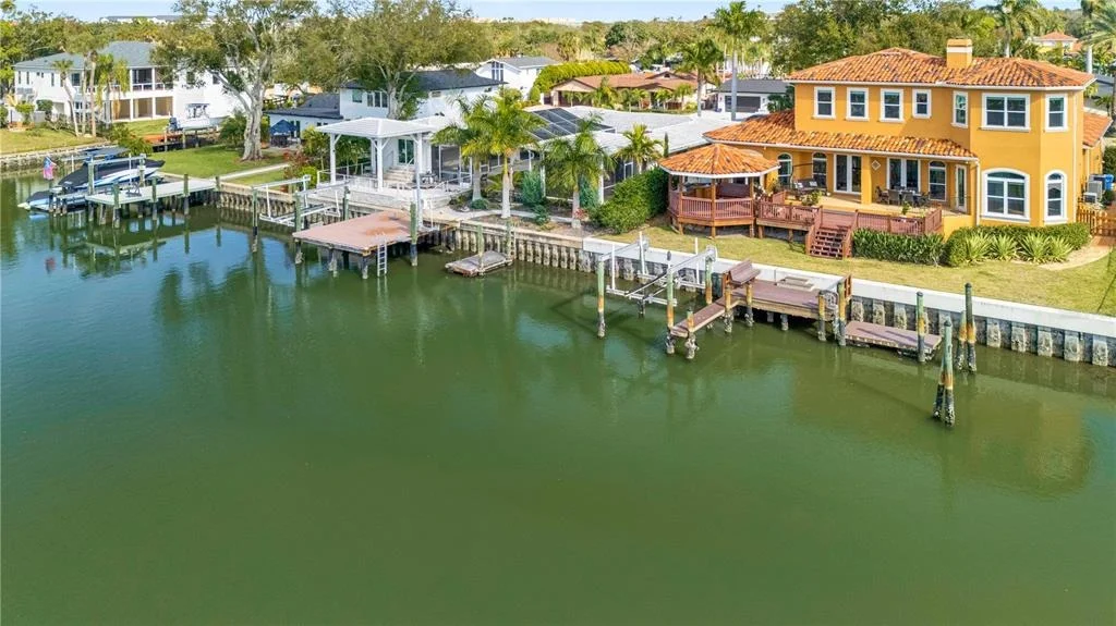 Photo of 3952 VERSAILLES DRIVE