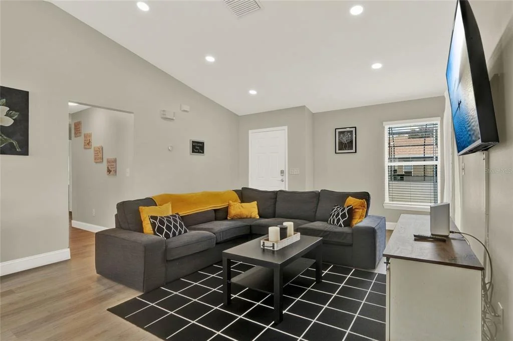 Photo of 188 RIDGEMONT COURT