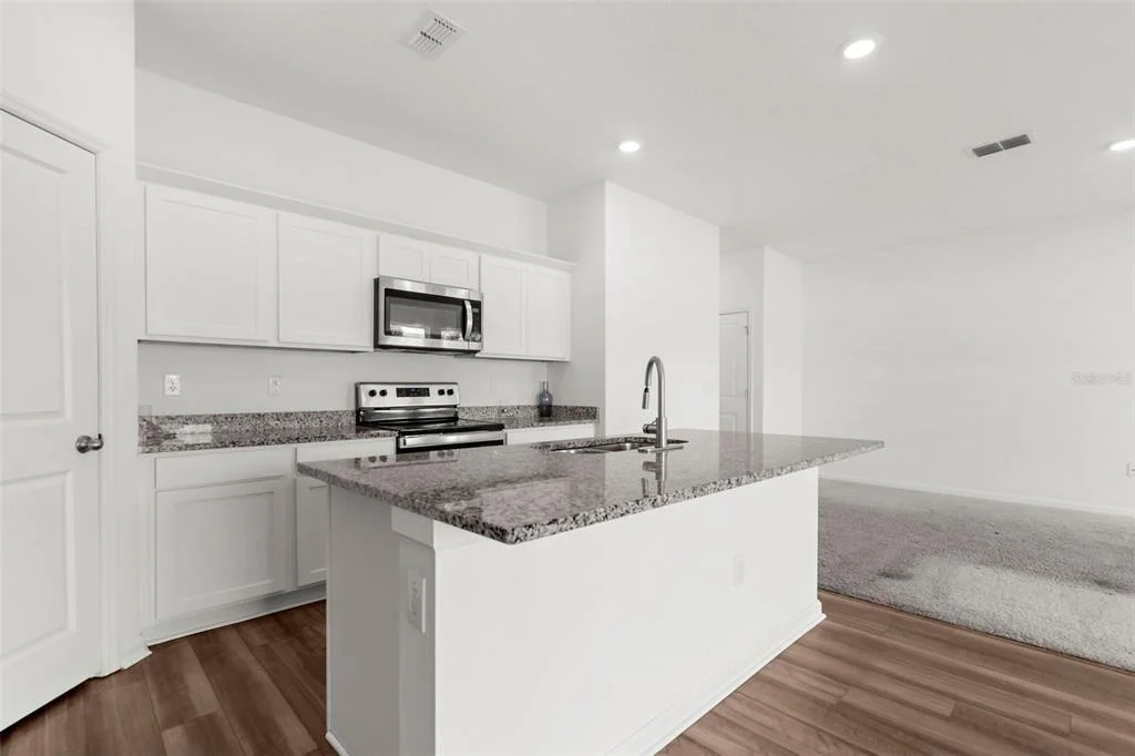 Photo of 1038 KELLY FERN LOOP