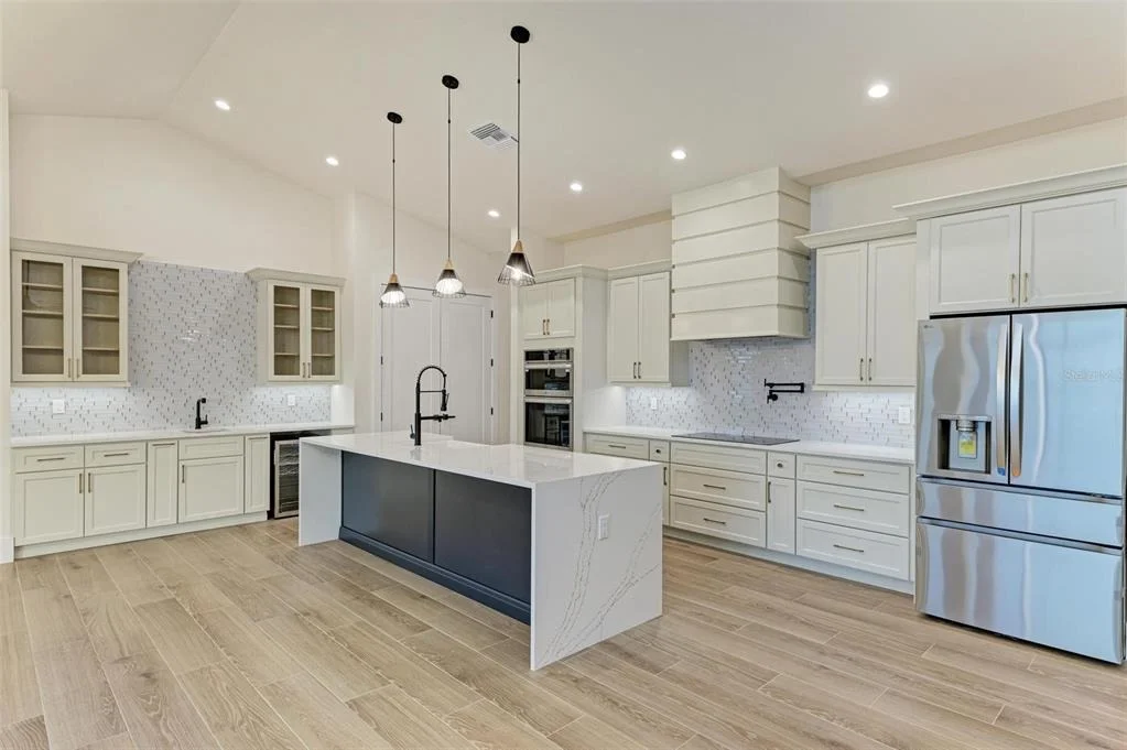 Photo of 6100 RIVERSIDE DRIVE