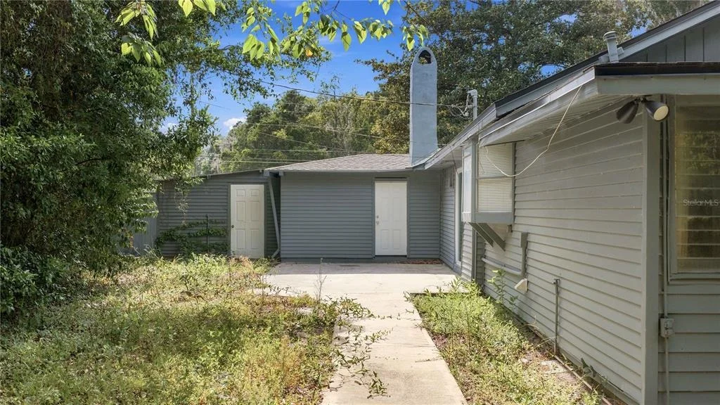 Photo of 2107 NE 8TH ROAD