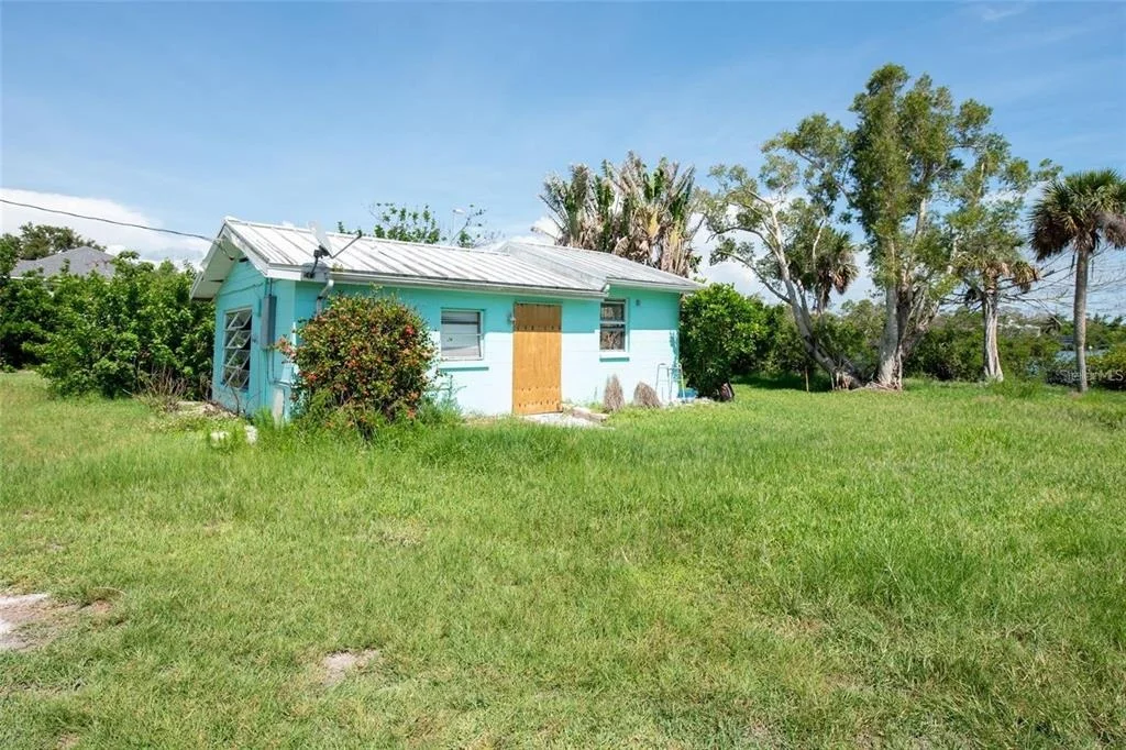 Photo of 1695 MANOR ROAD