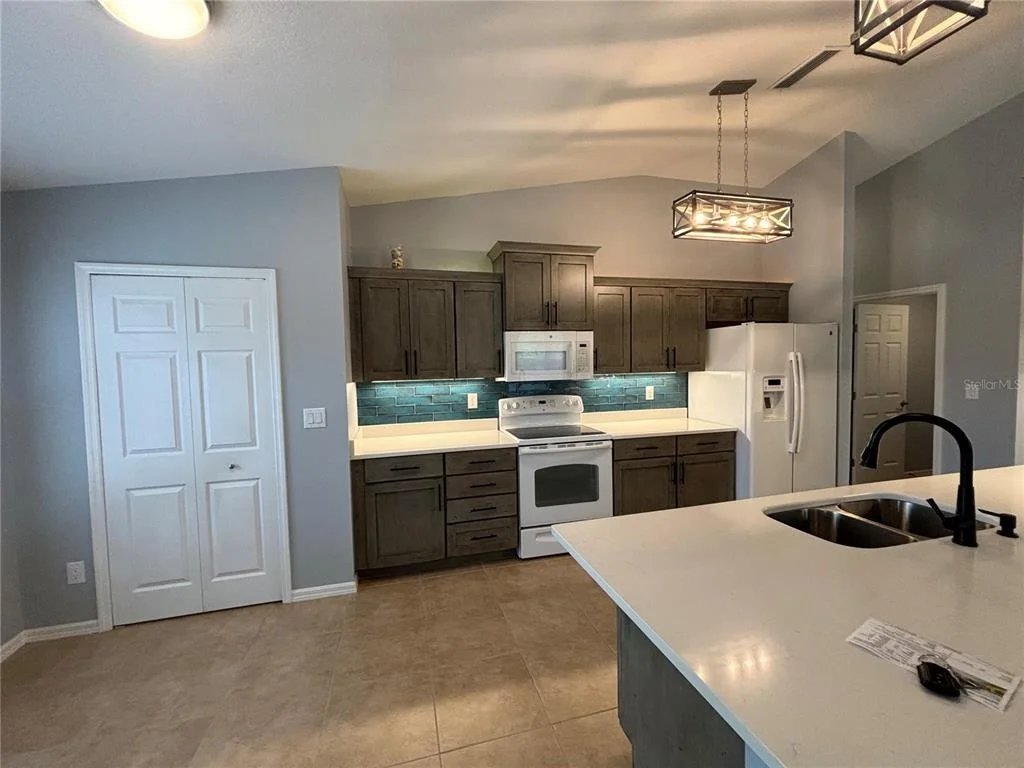 Photo of 908 WOODSTREAM LANE