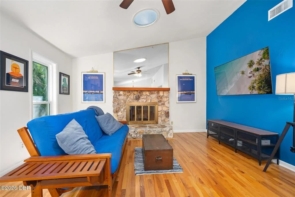 Photo of 7 WATERFRONT COURT