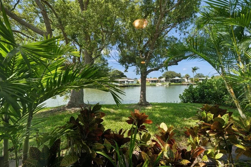 Photo of 4114 SUNRAY DRIVE