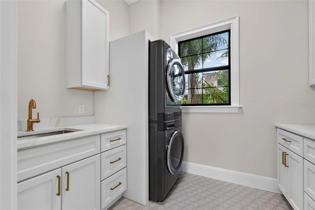Photo of 656 TROPICAL CIRCLE