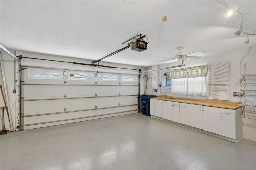 Photo of 5852 LINCOLN ROAD