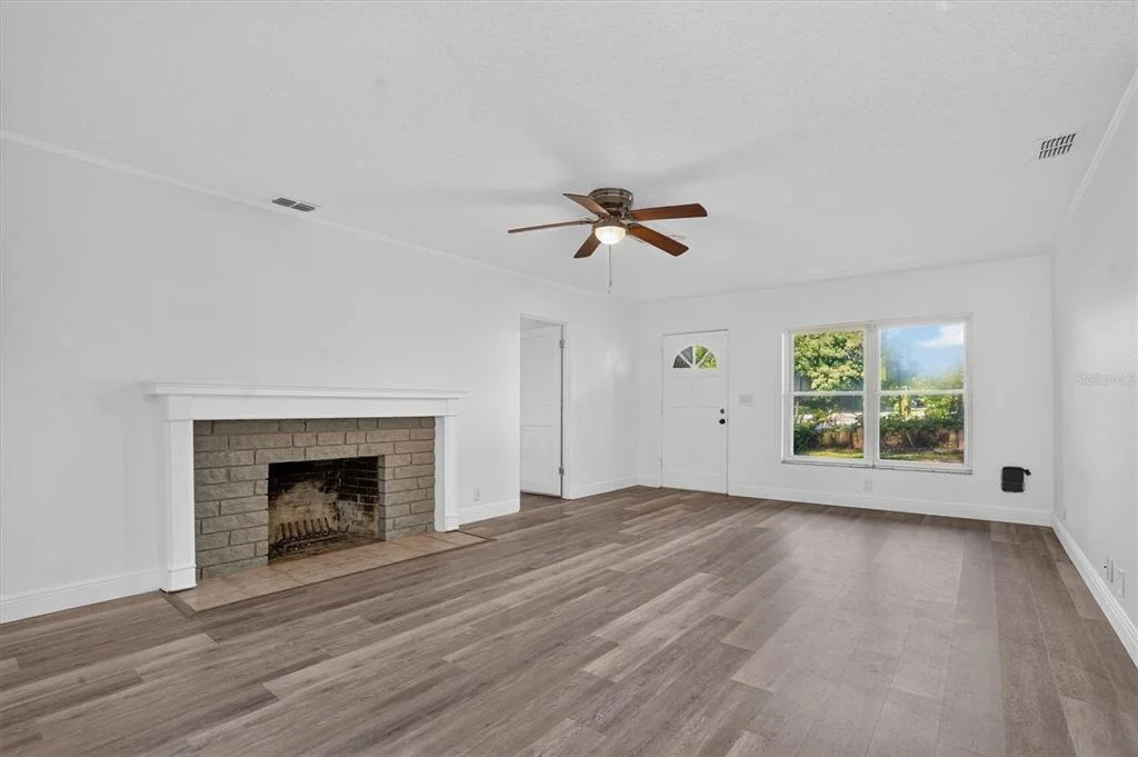 Photo of 1202 ORANOLE ROAD