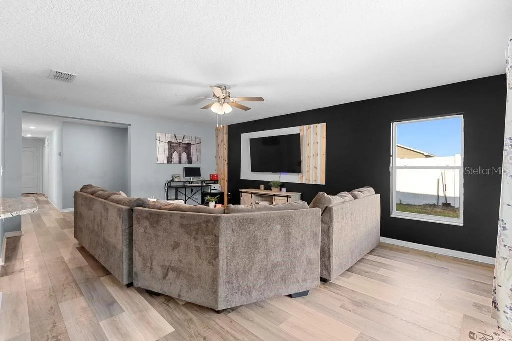 Photo of 440 KENSINGTON VIEW DRIVE