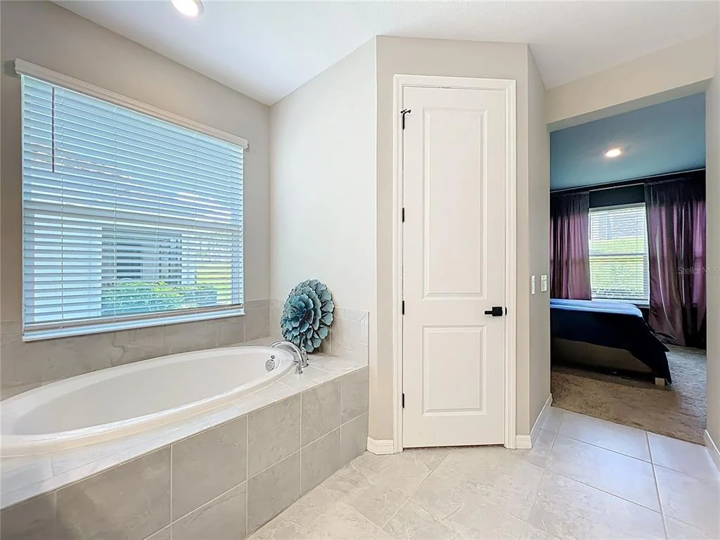 Photo of 991 LAKESIDE ESTATES DRIVE