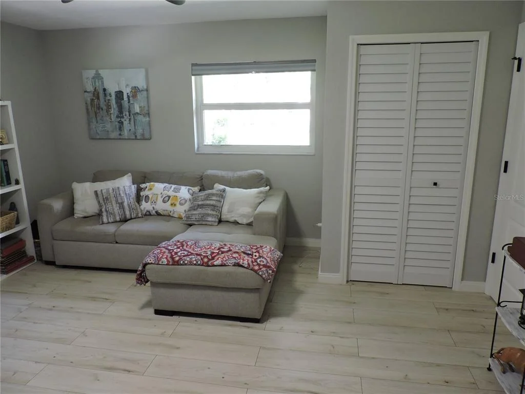Photo of 905 COLONIAL ROAD