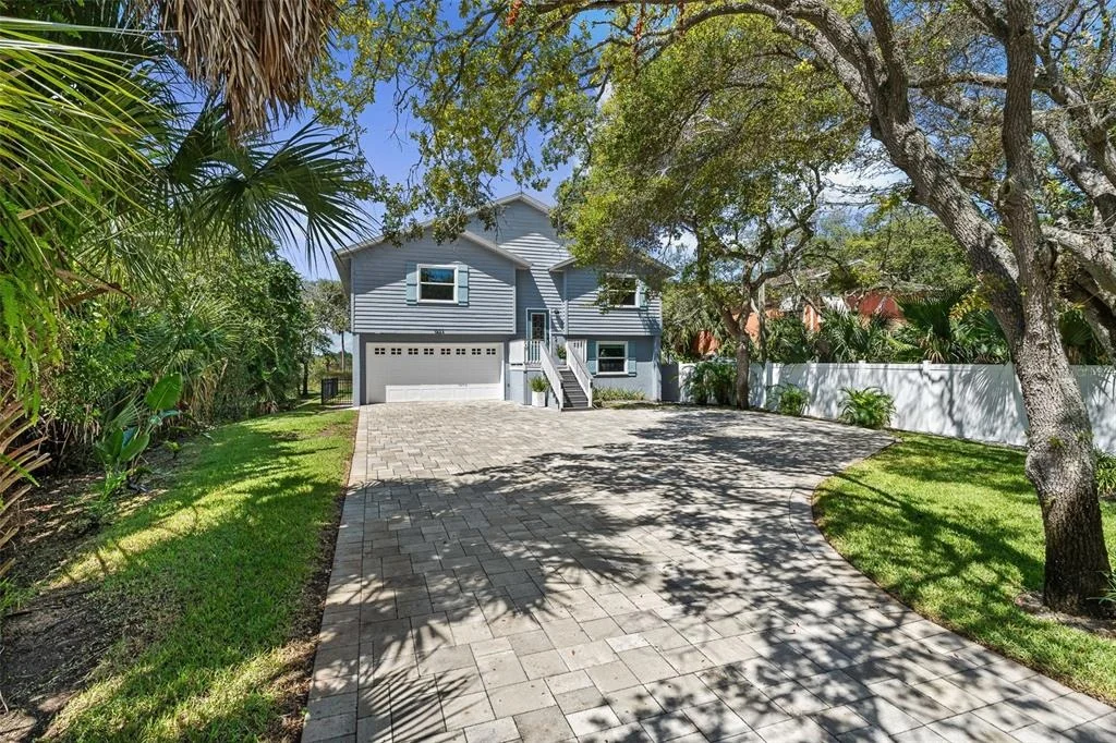 Photo of 1843 OAK PLACE