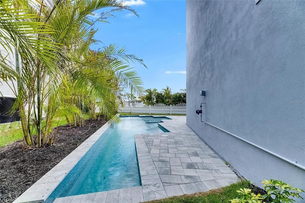 Photo of 6526 SIMONE SHORES CIRCLE