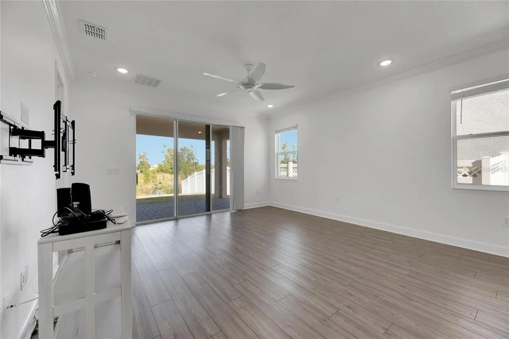 Photo of 923 SIGNET DRIVE