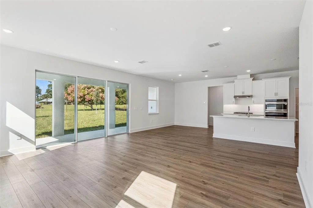 Photo of 526 EMERALD GROVE DRIVE