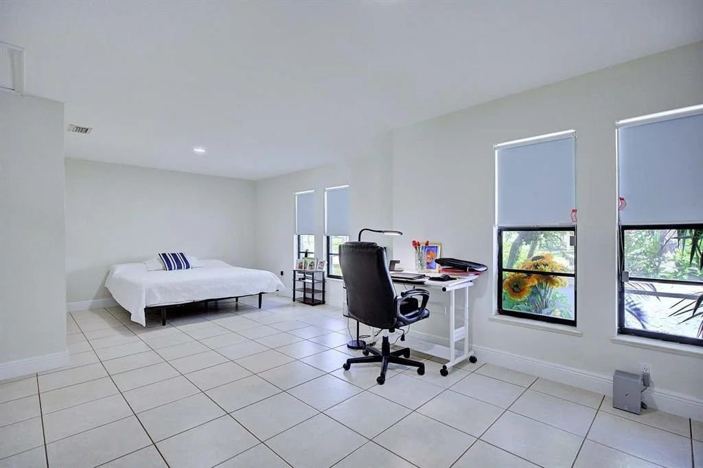 Photo of 4012 SUNRISE DRIVE