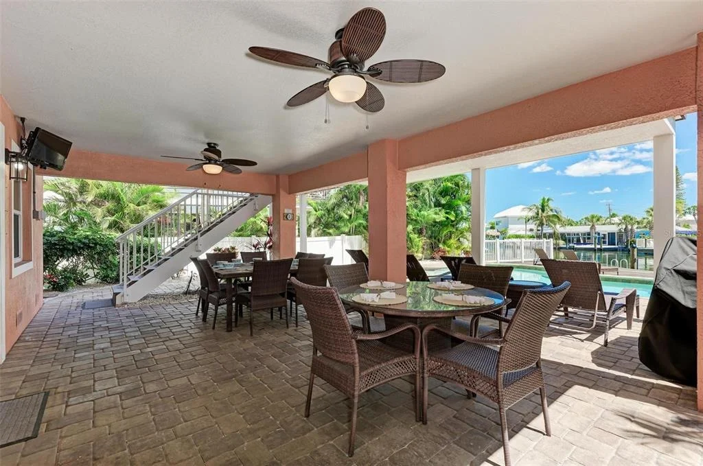 Photo of 203 N HARBOR DRIVE