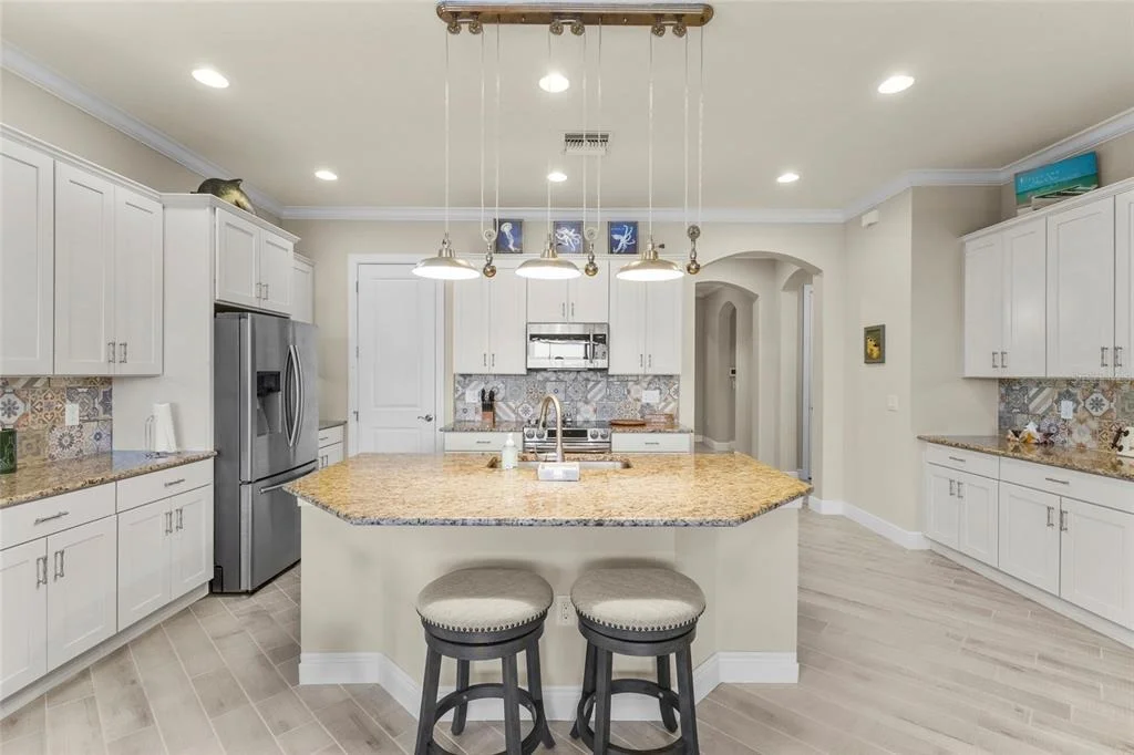 Photo of 24252 GALLBERRY DRIVE