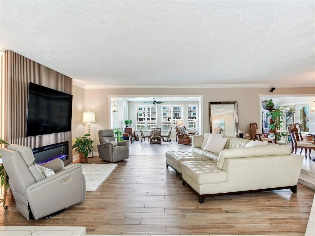 Photo of Unit B at 210 DOLPHIN POINT