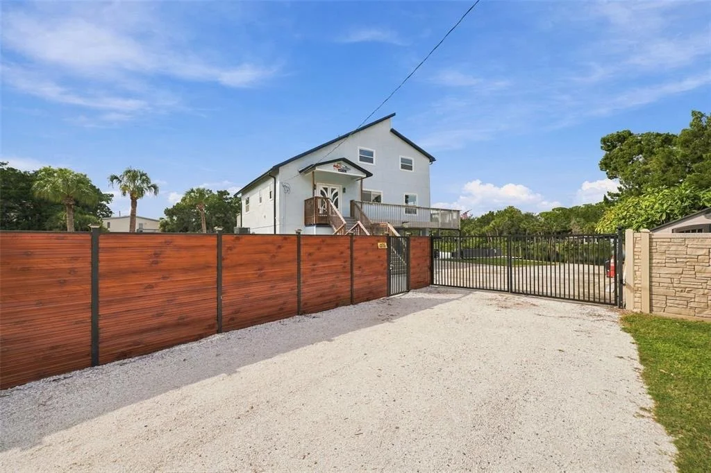 Photo of 14523 BARLOW LANE