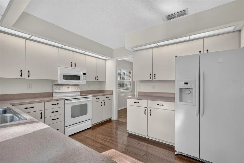 Photo of 6812 ARBOR OAKS DRIVE