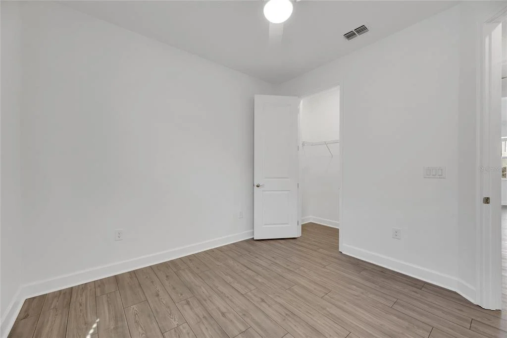 Photo of 923 SIGNET DRIVE