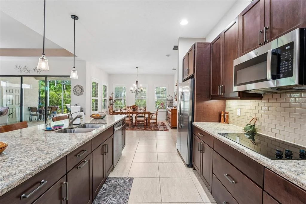 Photo of 648 SOUTHLAKE DRIVE