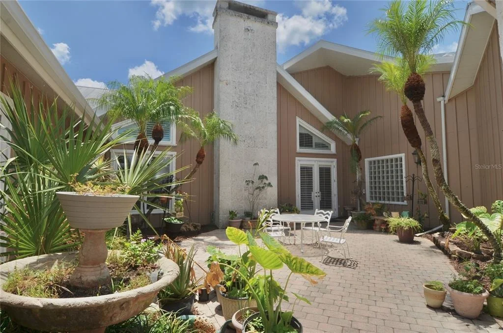 Photo of 630 N RIVER ROAD