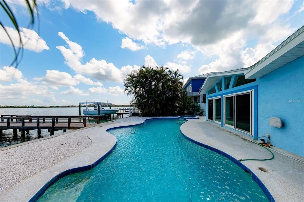Photo of 814 BAY POINT DRIVE