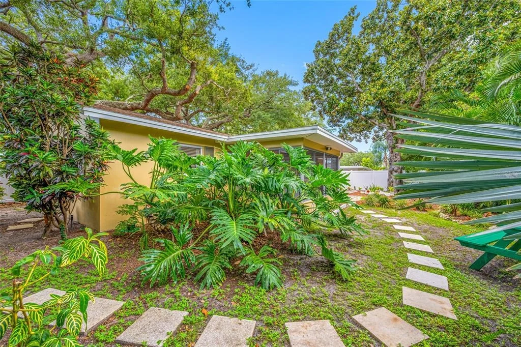 Photo of 2036 FOREST DRIVE