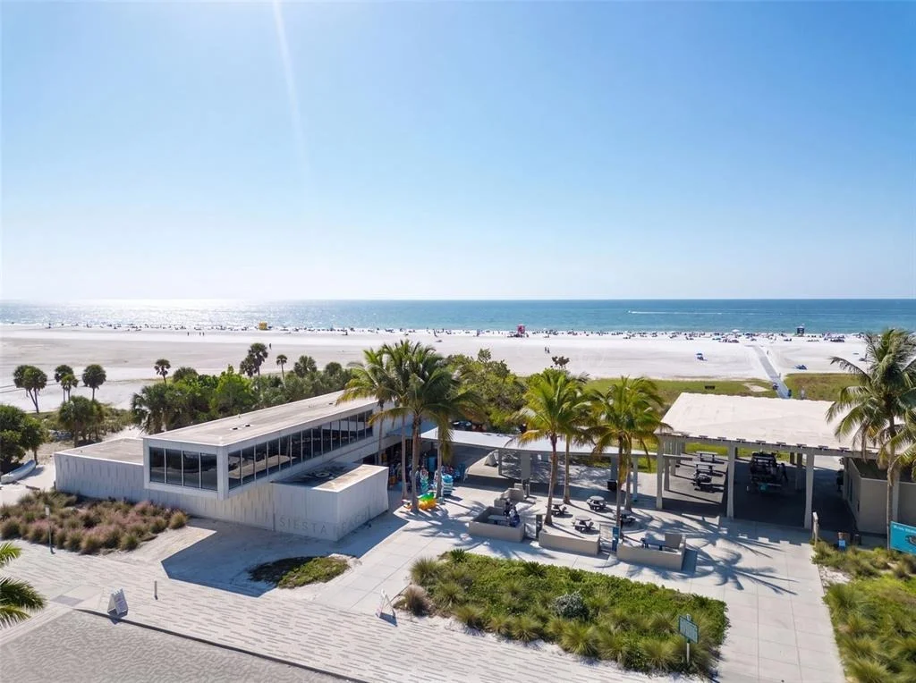 Photo of 656 TROPICAL CIRCLE