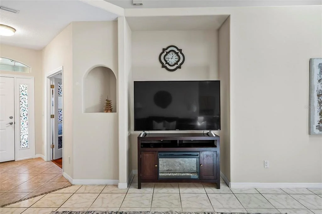Photo of 19 RAINTREE CIRCLE