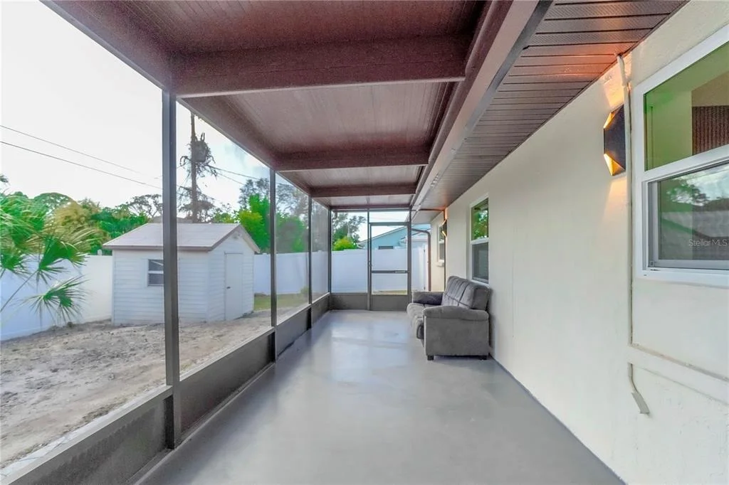 Photo of 1461 ROYAL ROAD