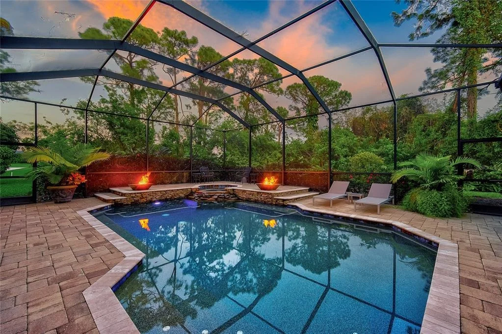 Photo of 854 MACEWEN DRIVE